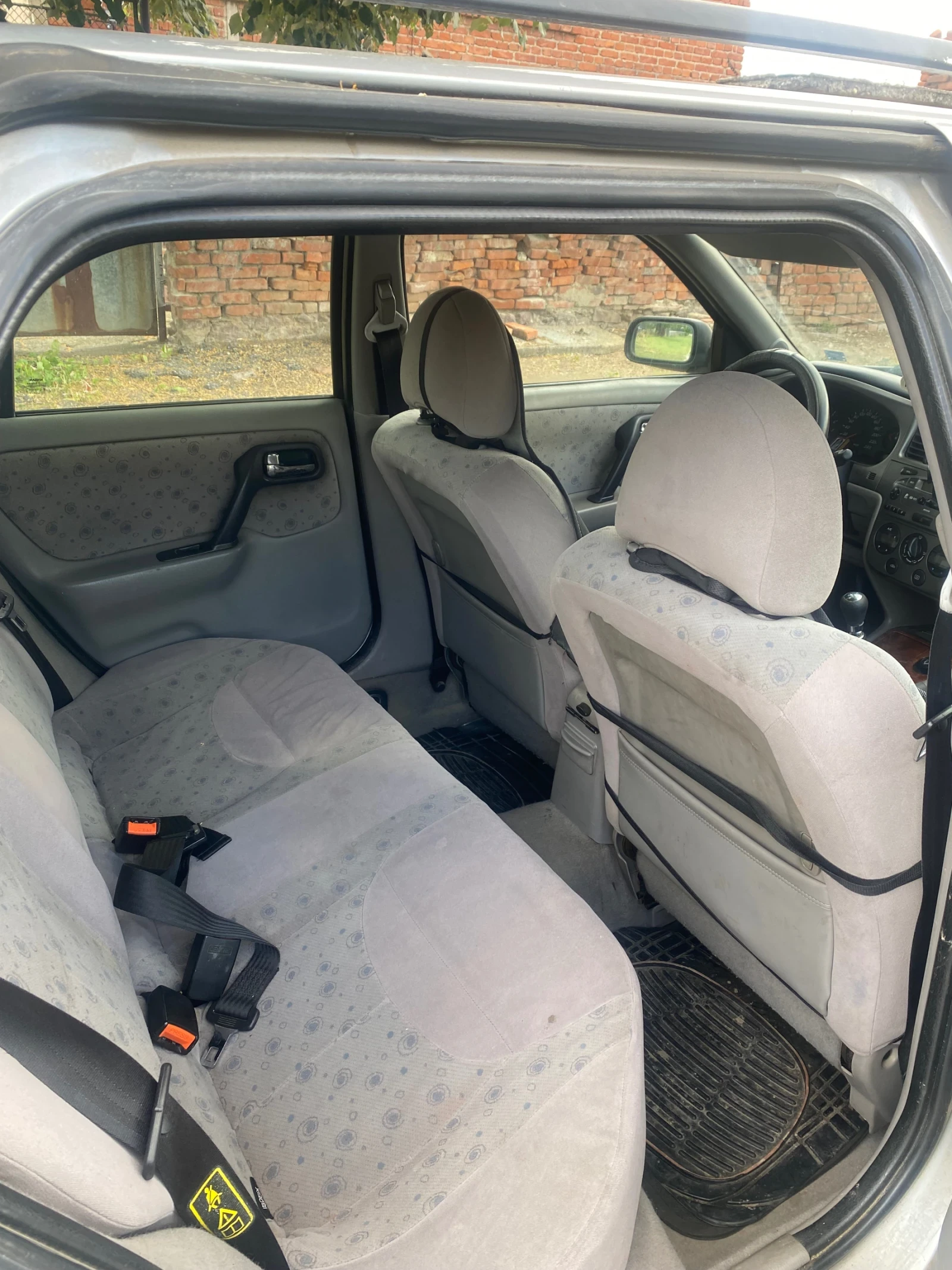 Nissan Primera 1.8, снимка 6 - Автомобили и джипове - 55683816