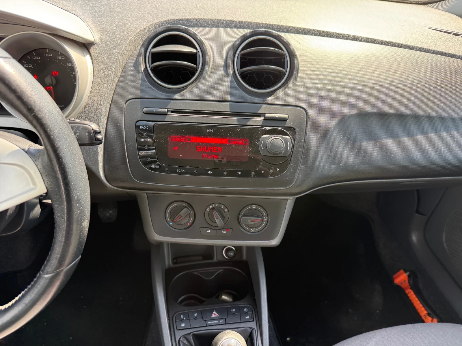 Seat Ibiza, снимка 10 - Автомобили и джипове - 55906363