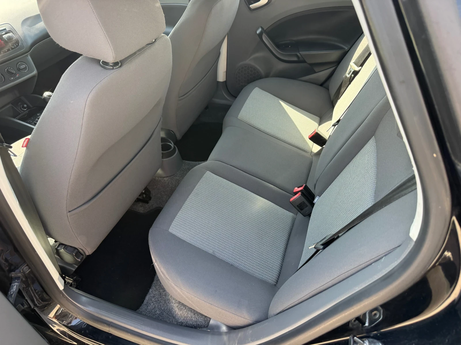 Seat Ibiza, снимка 7 - Автомобили и джипове - 55906363