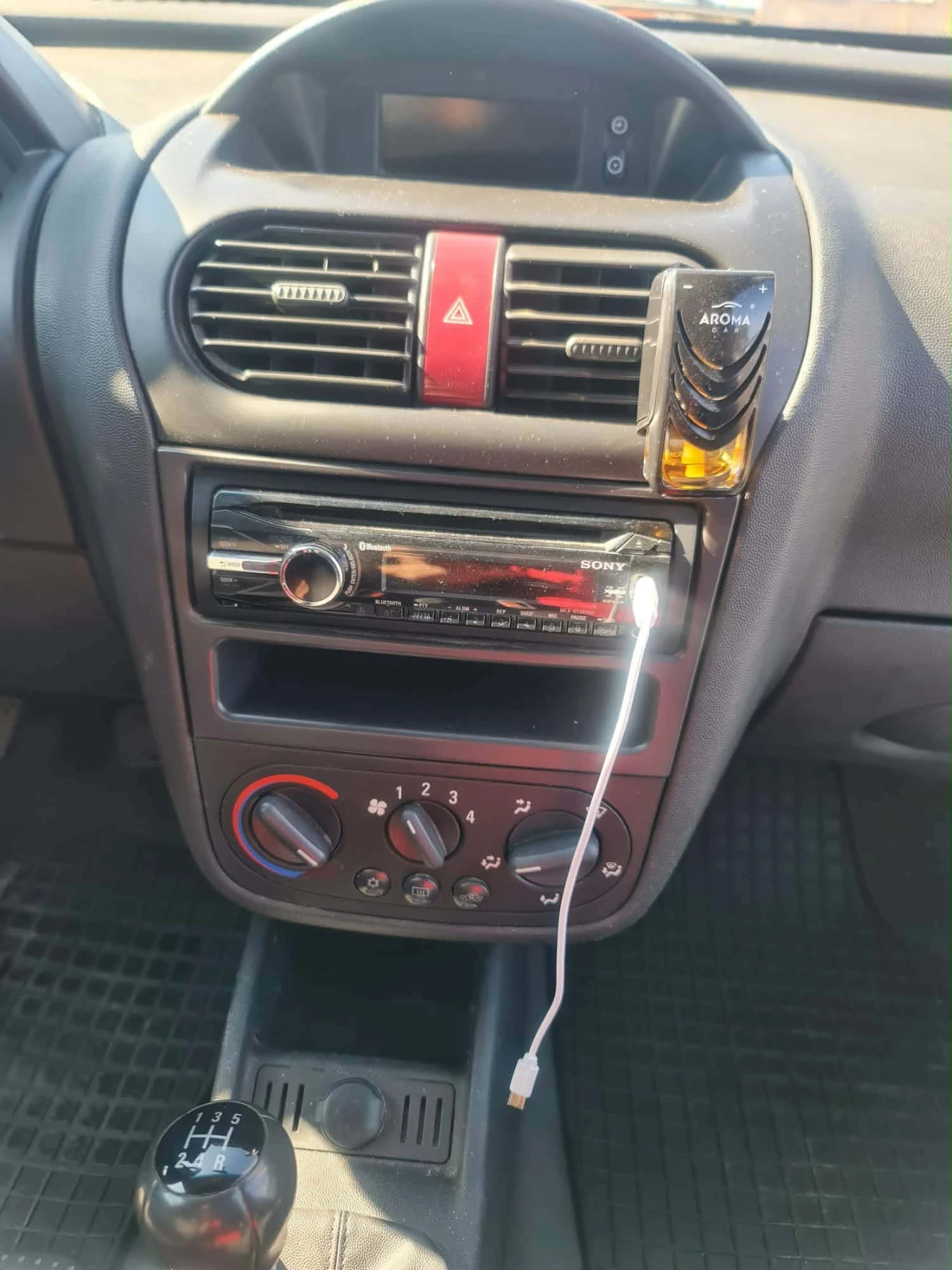 Opel Combo 1.7 cdti, снимка 8 - Автомобили и джипове - 56359362