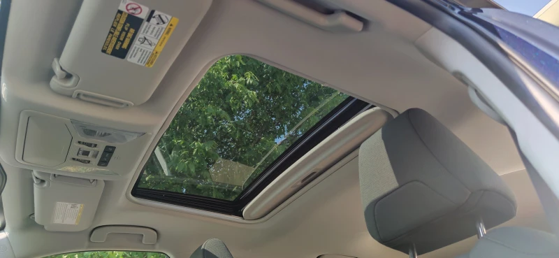 Toyota Rav4 XLE 4x4, снимка 10 - Автомобили и джипове - 50029874