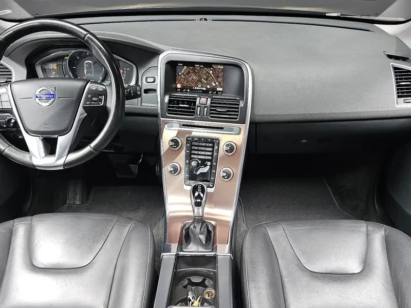 Volvo XC60 D3 1St Generation, снимка 7 - Автомобили и джипове - 56656058