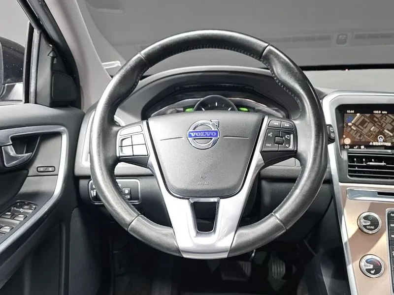 Volvo XC60 D3 1St Generation, снимка 12 - Автомобили и джипове - 56656058