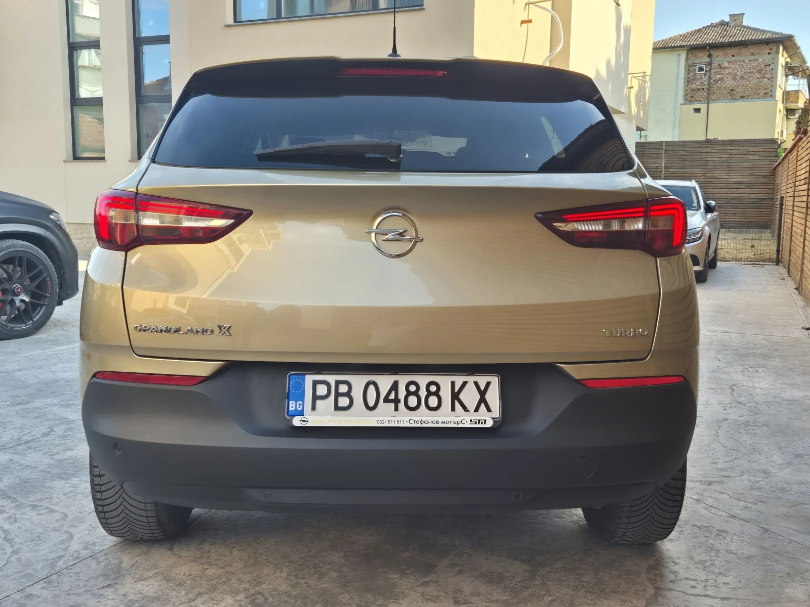 Opel Grandland X 1.2i AUTO - изображение 4