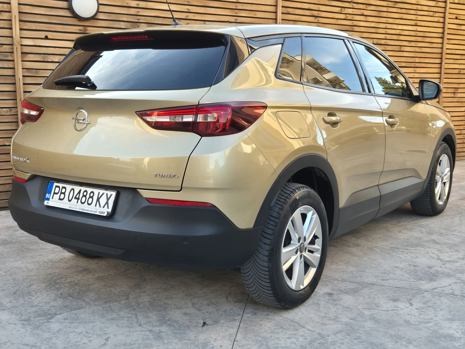 Opel Grandland X 1.2i AUTO - изображение 8