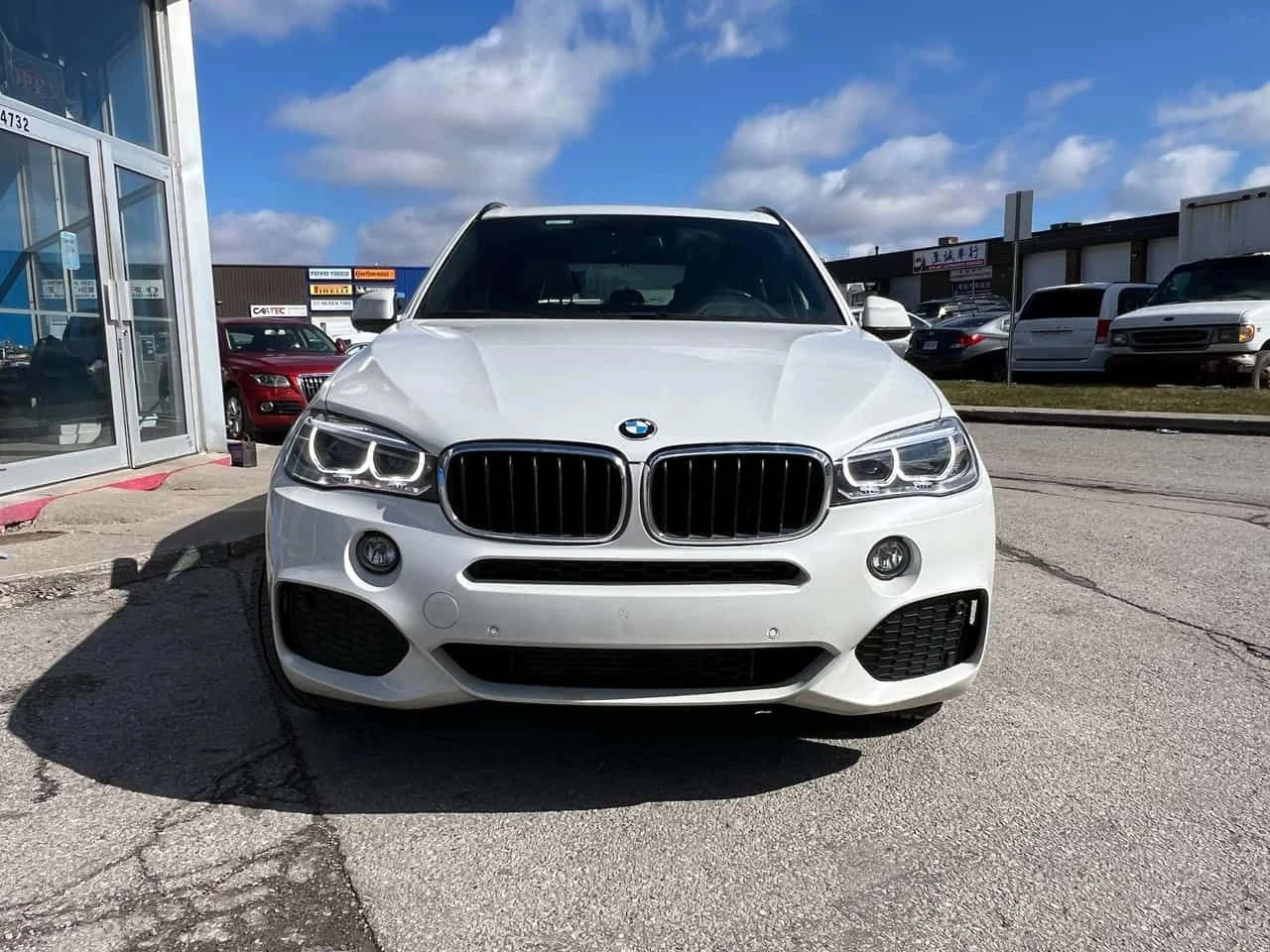 BMW X5 М ПАКЕТ/xDrive35i /CARFAХ/ПАНО/HEAD UP/HARMAN, снимка 2 - Автомобили и джипове - 54168373