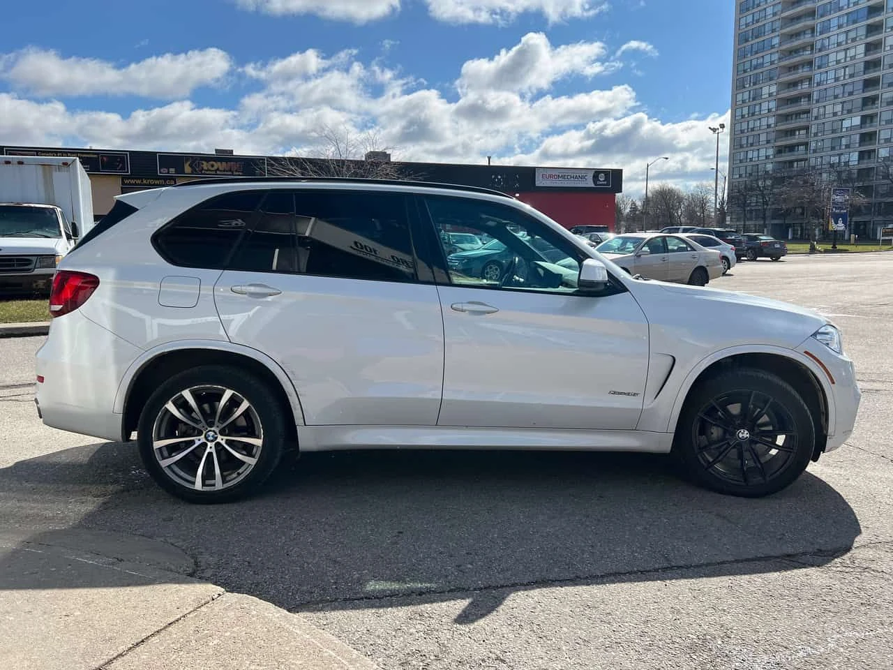 BMW X5 М ПАКЕТ/xDrive35i /CARFAХ/ПАНО/HEAD UP/HARMAN, снимка 4 - Автомобили и джипове - 54168373