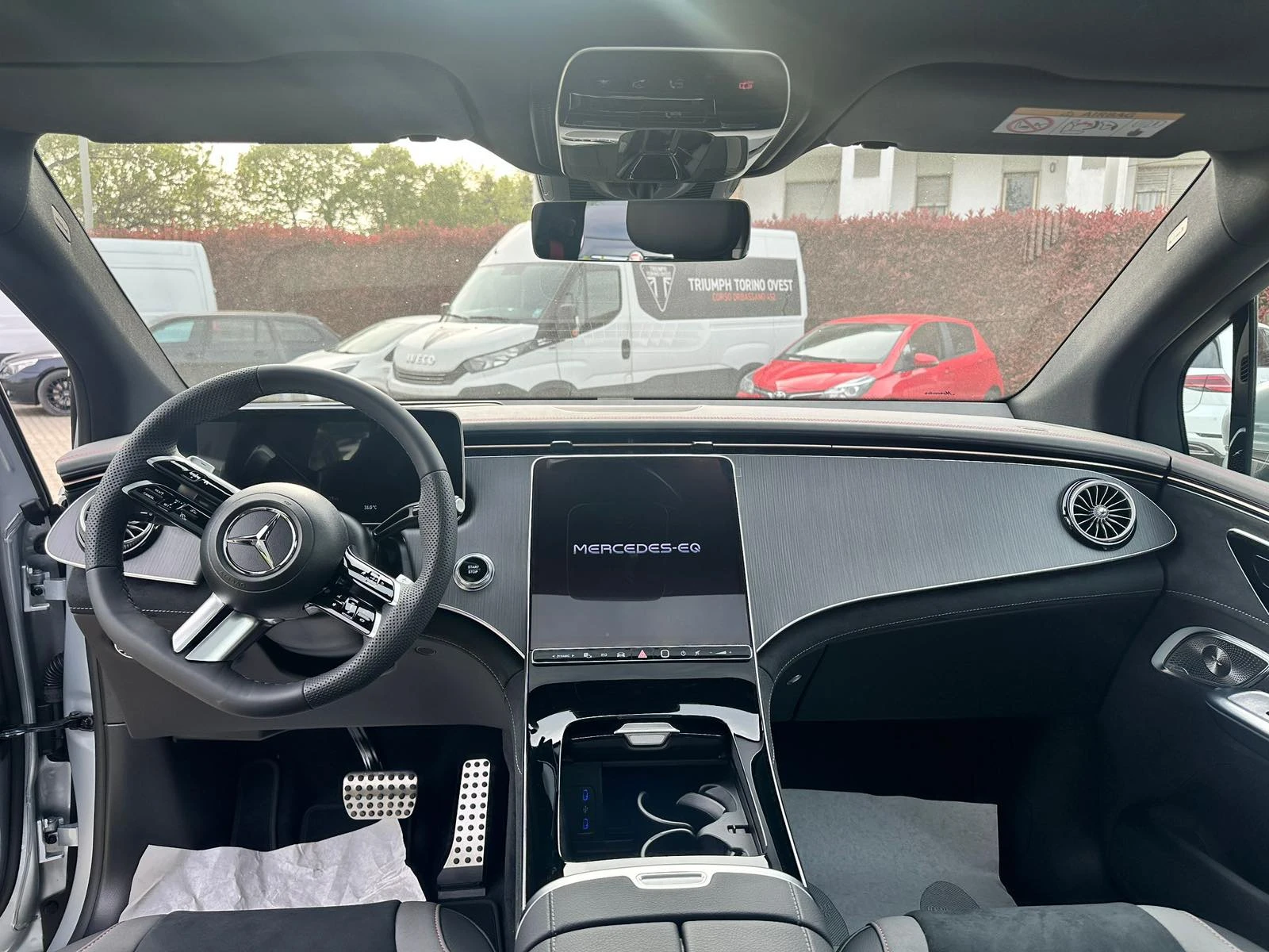 Mercedes-Benz EQE 350 AMG-Line/ PANO/CAMERA/ , снимка 6 - Автомобили и джипове - 54206111