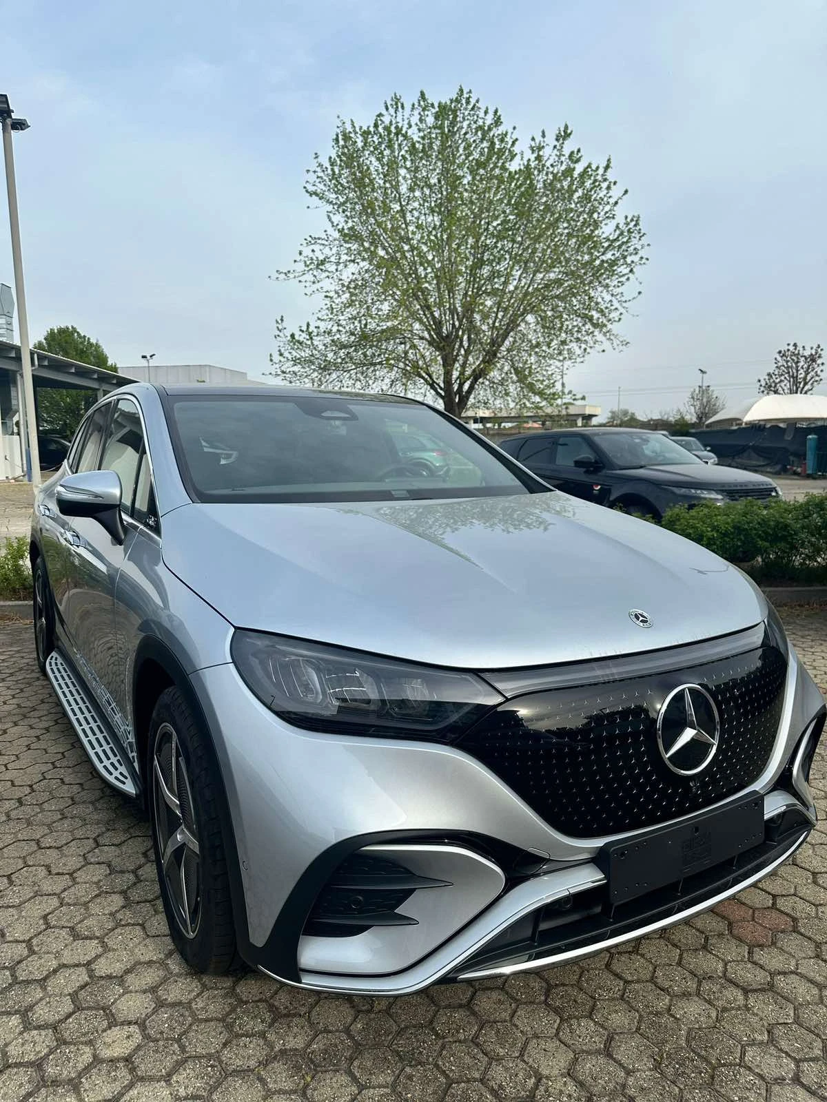 Mercedes-Benz EQE 350 AMG-Line/ PANO/CAMERA/ , снимка 3 - Автомобили и джипове - 54206111