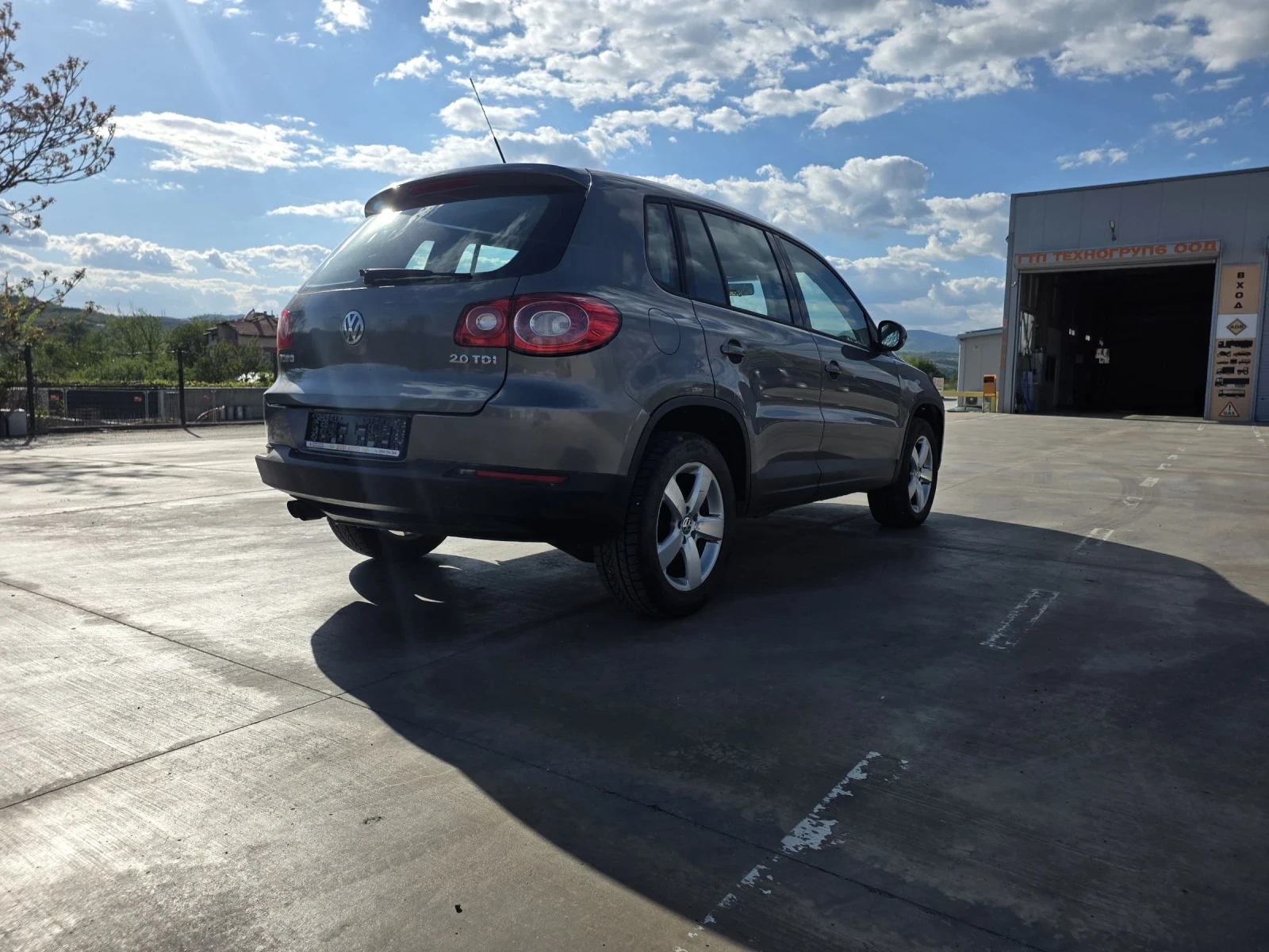 VW Tiguan 2.0 TDI - 4motion, снимка 5 - Автомобили и джипове - 54422340