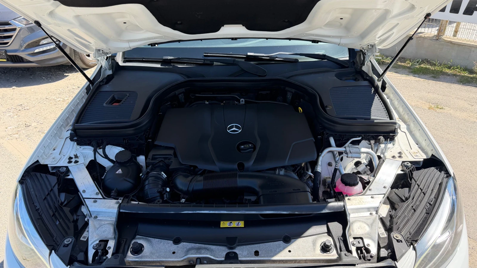 Mercedes-Benz GLC 250 AMG PACK SERVICE BOOK, снимка 13 - Автомобили и джипове - 54495746