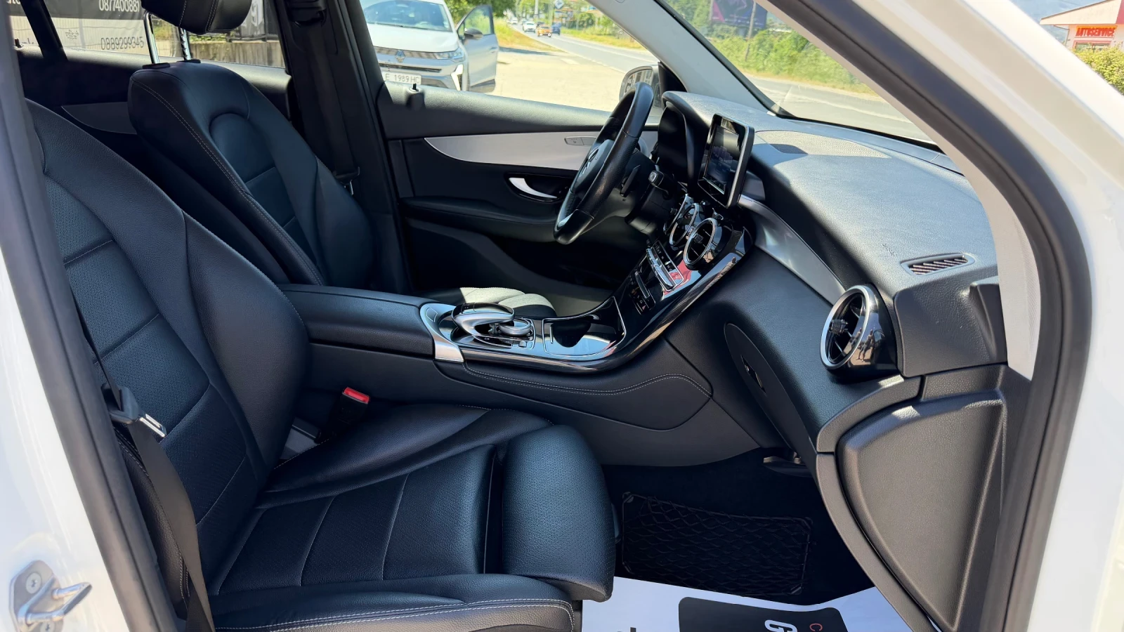 Mercedes-Benz GLC 250 AMG PACK SERVICE BOOK, снимка 9 - Автомобили и джипове - 54495746