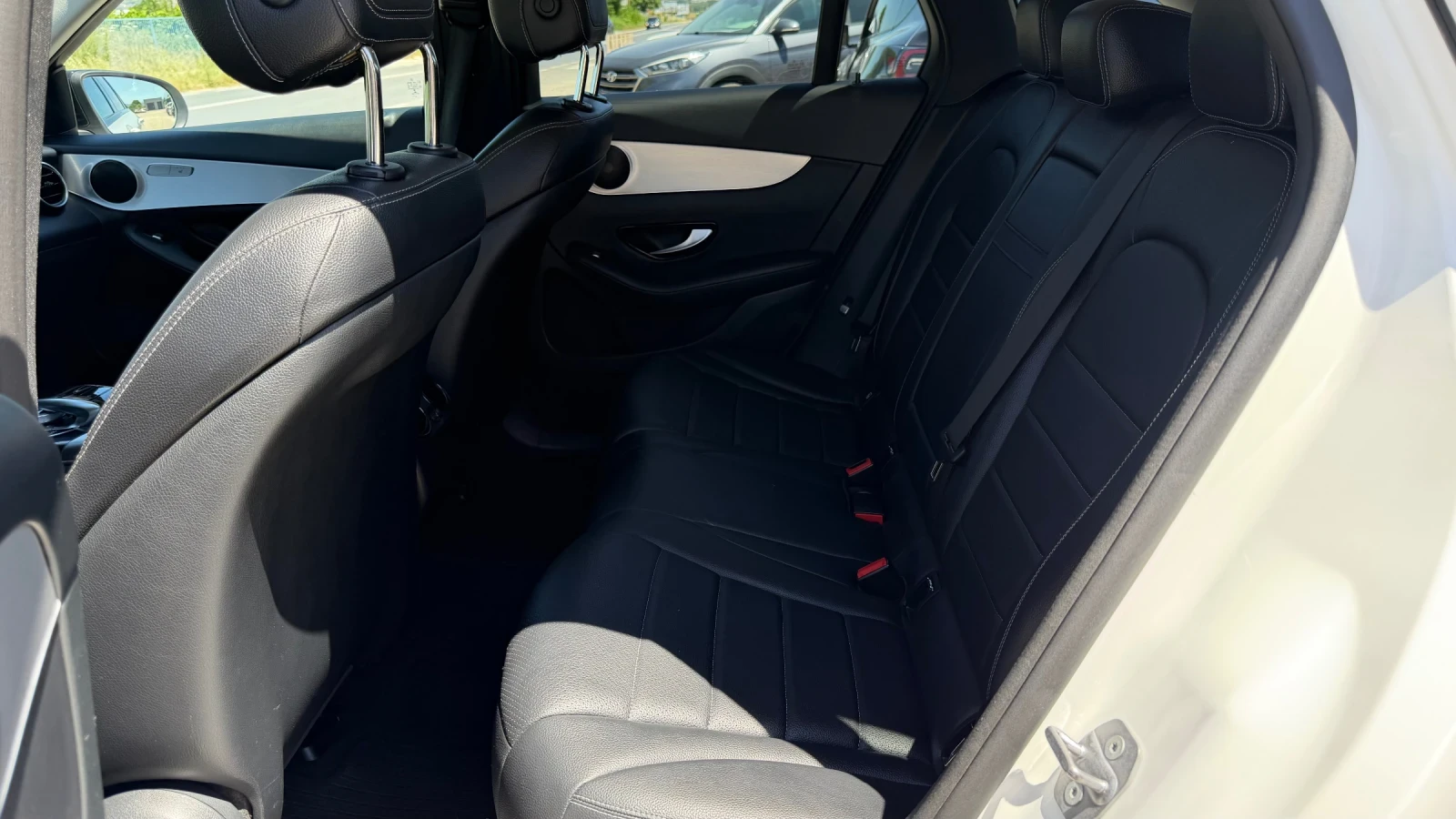 Mercedes-Benz GLC 250 AMG PACK SERVICE BOOK, снимка 8 - Автомобили и джипове - 54495746