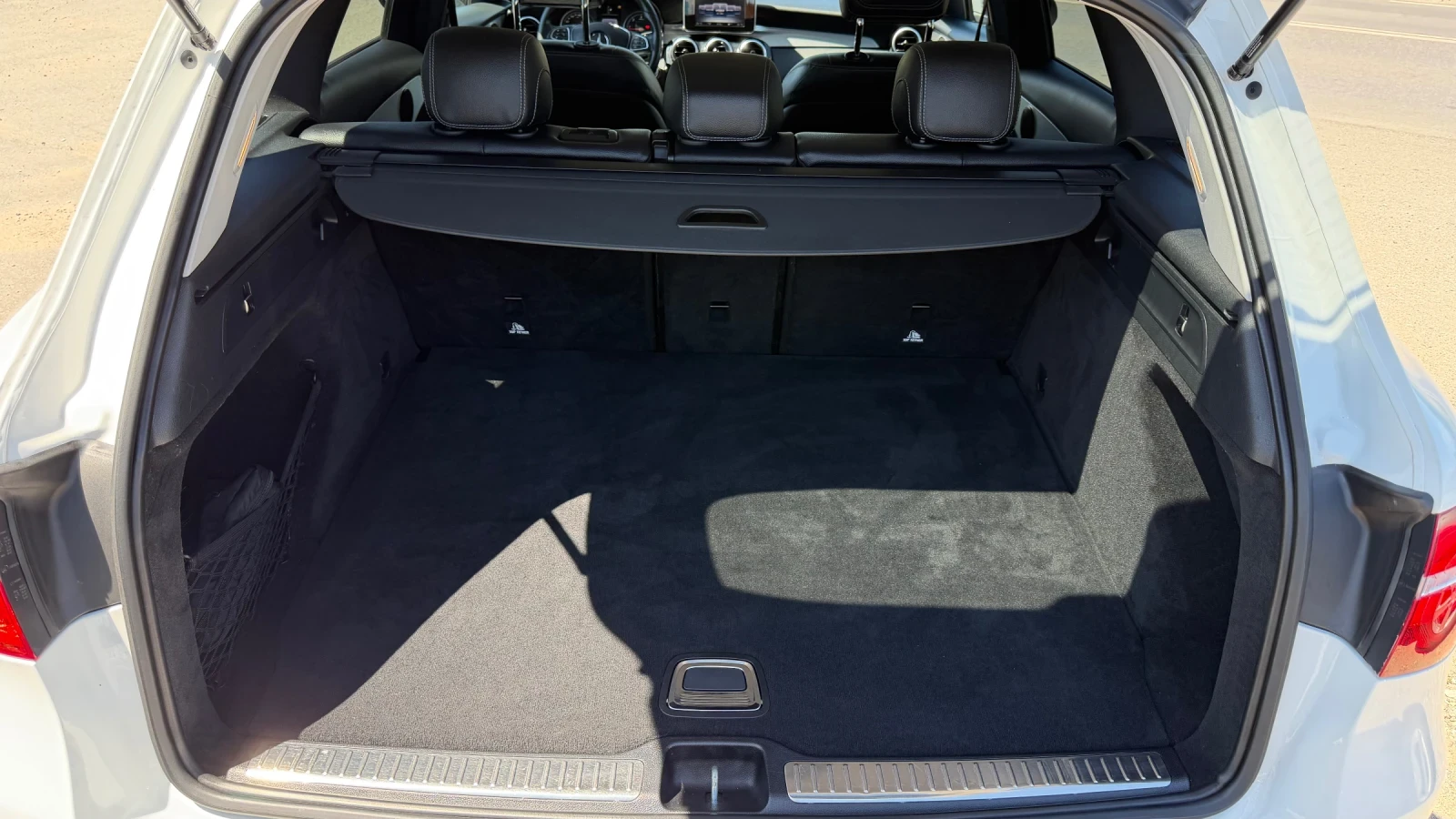 Mercedes-Benz GLC 250 AMG PACK SERVICE BOOK, снимка 12 - Автомобили и джипове - 54495746