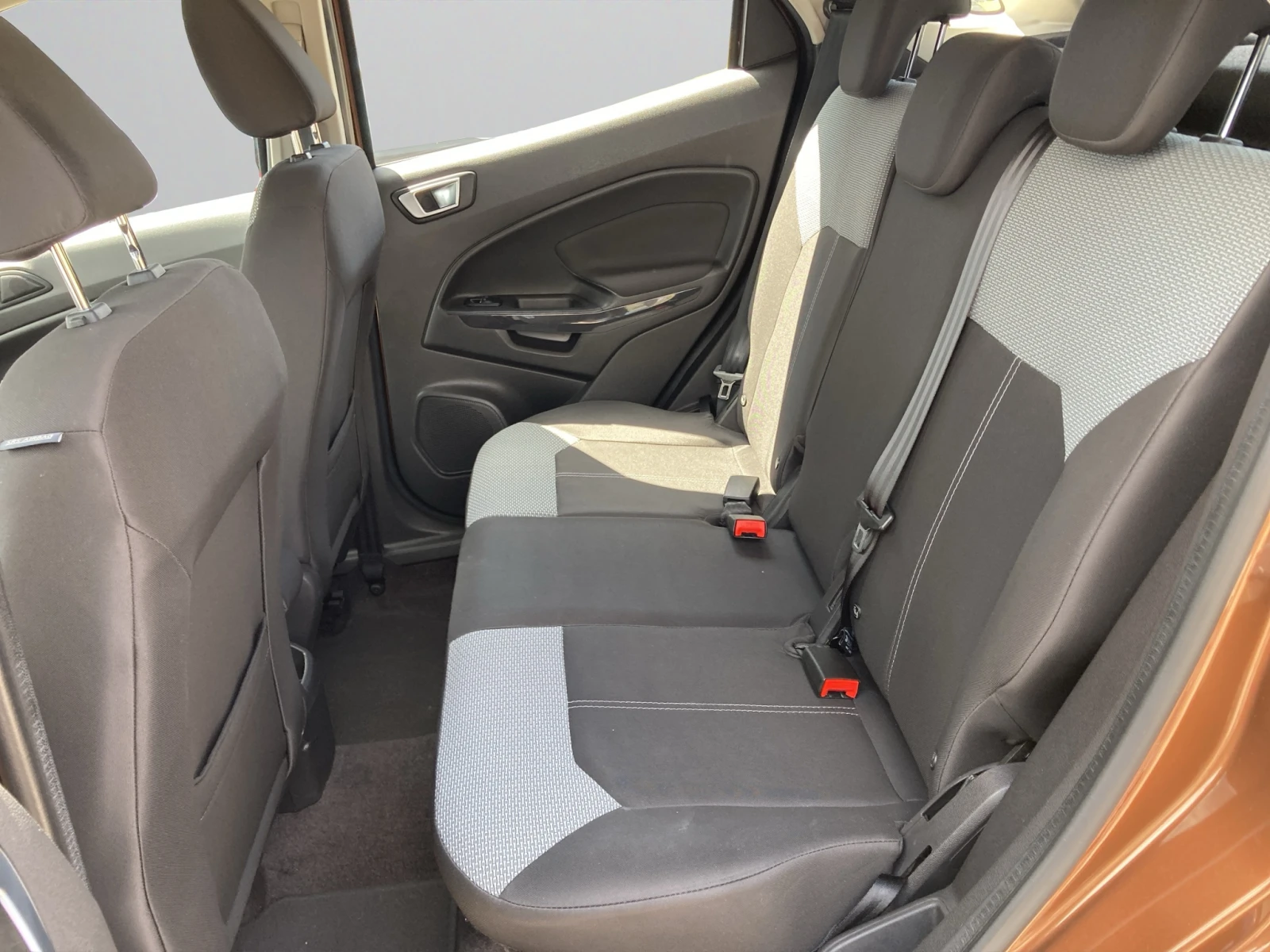 Ford EcoSport 1.0 Ecoboost MT5 99HP, снимка 11 - Автомобили и джипове - 54679283