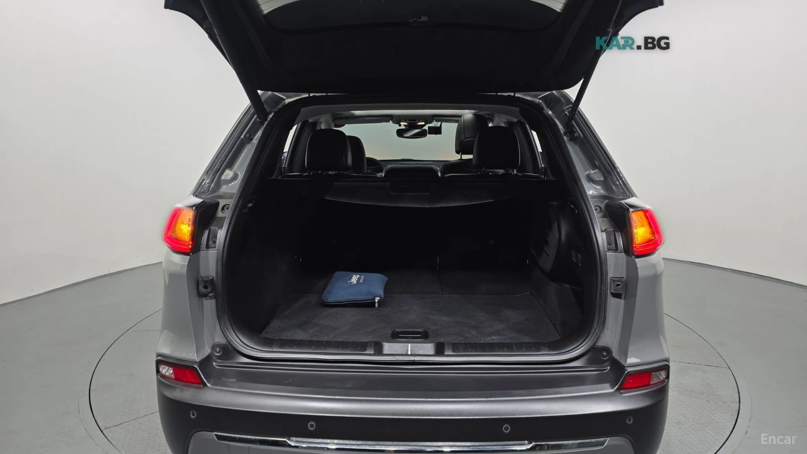 Jeep Cherokee 2.4 Limited AWD* КОЖА* ОБДУХ* НАВИ* ПАНО, снимка 16 - Автомобили и джипове - 55846263