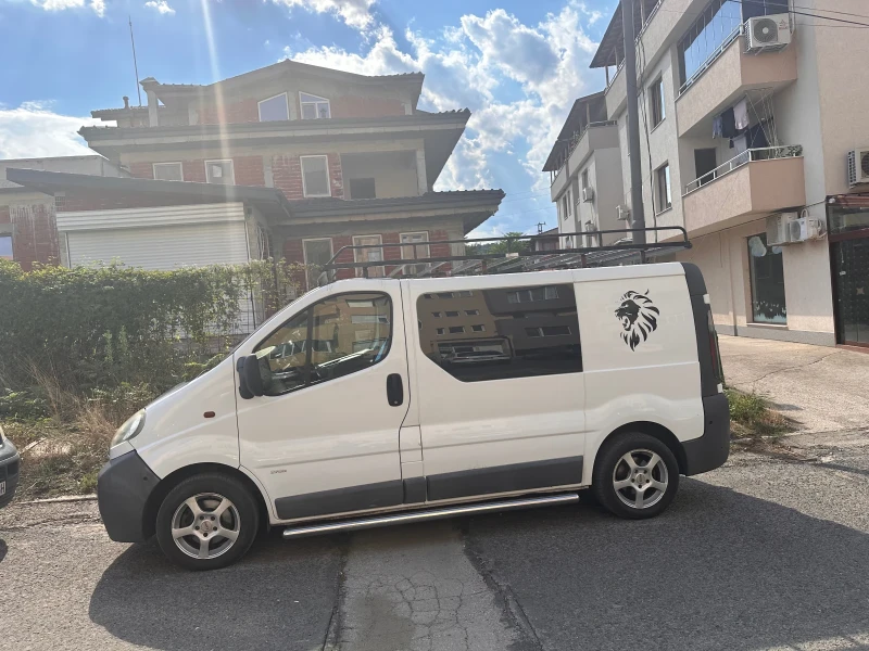 Opel Vivaro 5+ 1/Кемпер/Клима, снимка 10 - Бусове и автобуси - 46827462