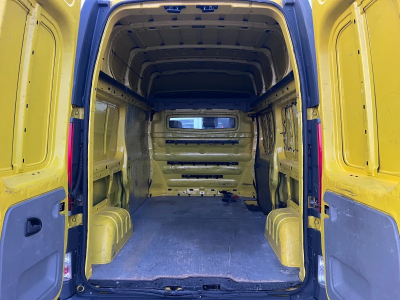 Renault Trafic 2.0dCi 114к.с. ОТЛИЧНО ТЕХНИЧЕСКО СЪСТОЯНИЕ, снимка 13 - Бусове и автобуси - 52731270