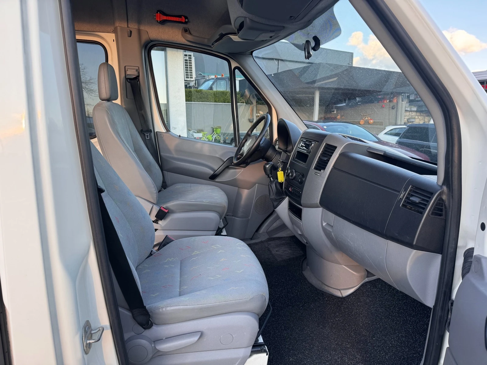 VW Crafter 2.5TDI 6-местен Клима  - изображение 8