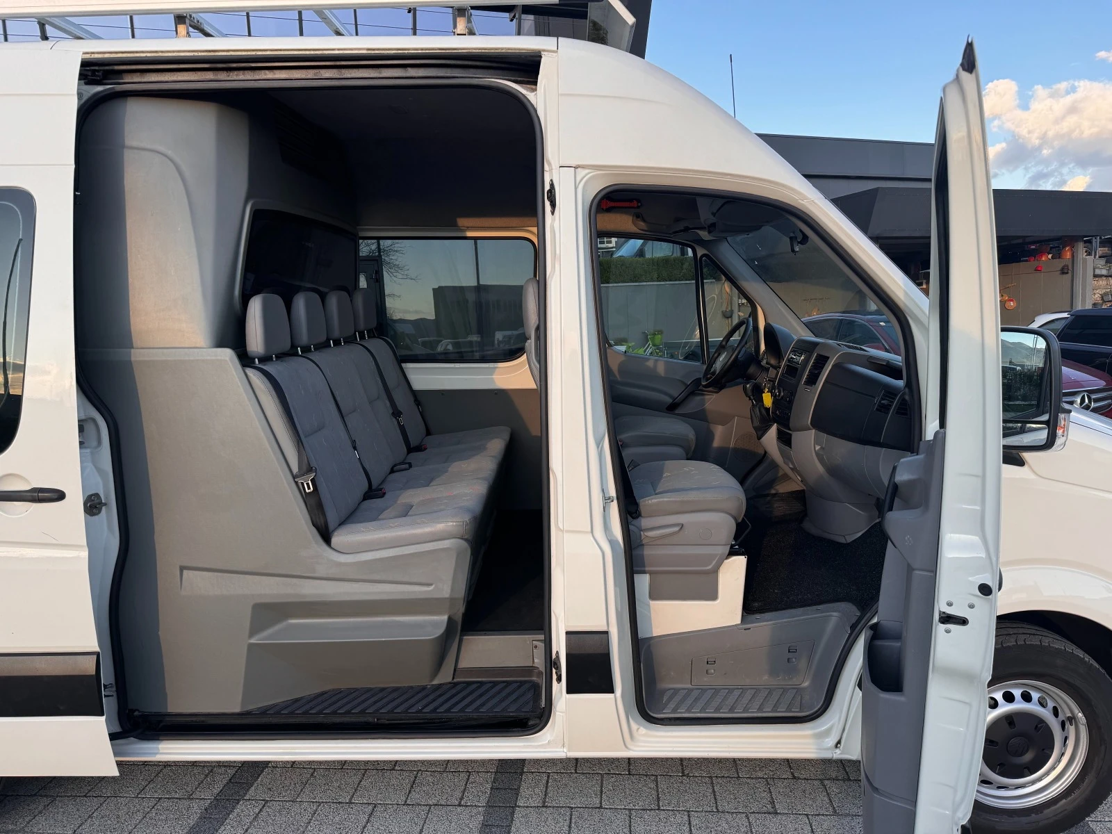 VW Crafter 2.5TDI 6-местен Клима  - изображение 10