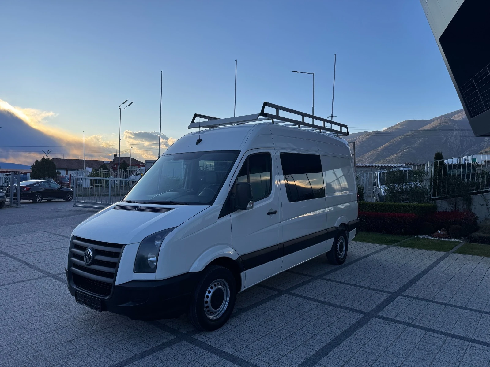 VW Crafter 2.5TDI 6-местен Клима  - изображение 2