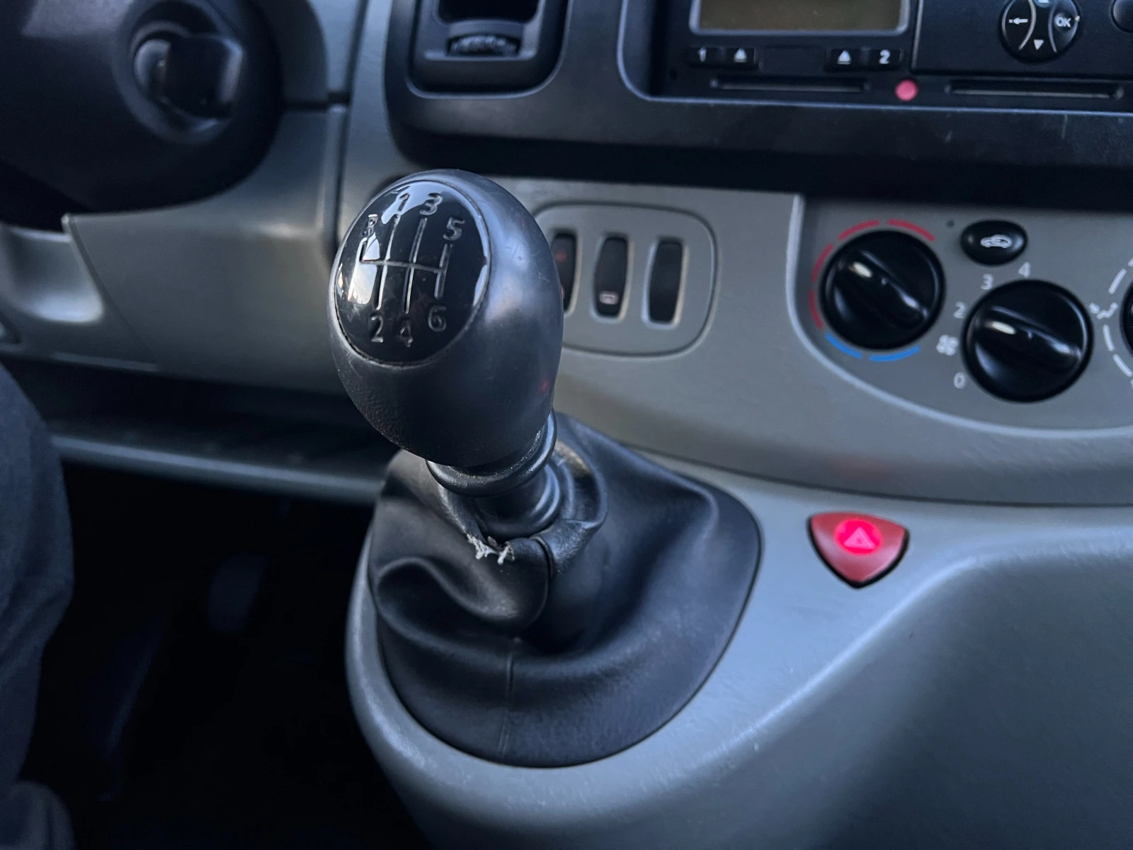 Renault Trafic 2.0dCi 114�.�. ������� ���������� ��������� | Mobile.bg � ����������� 11