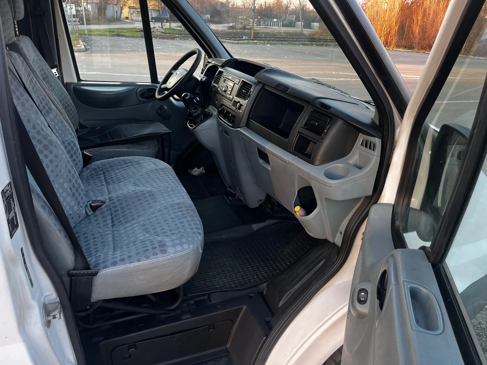 Ford Transit 2, 2 D 85 k.c.2008� ����-�������� �� �������� ��� | Mobile.bg � ����������� 13