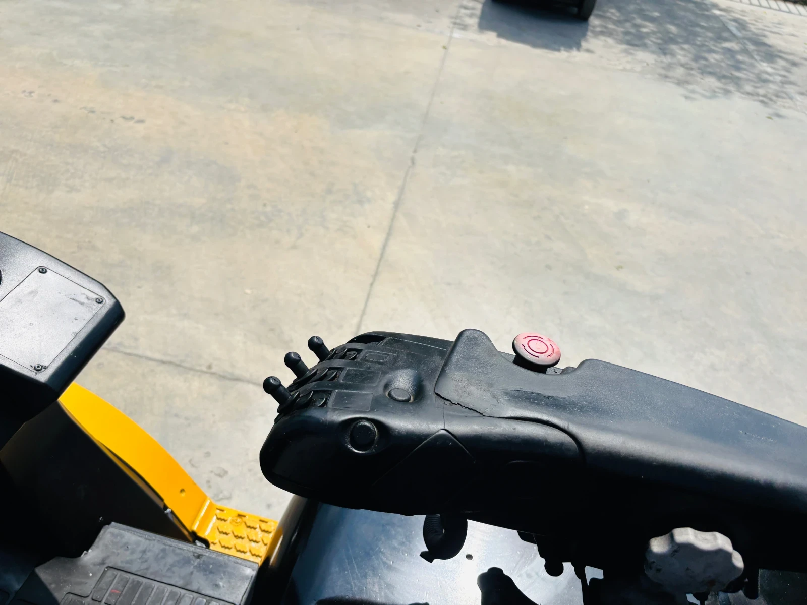  Cat  ,  | Mobile.bg   7