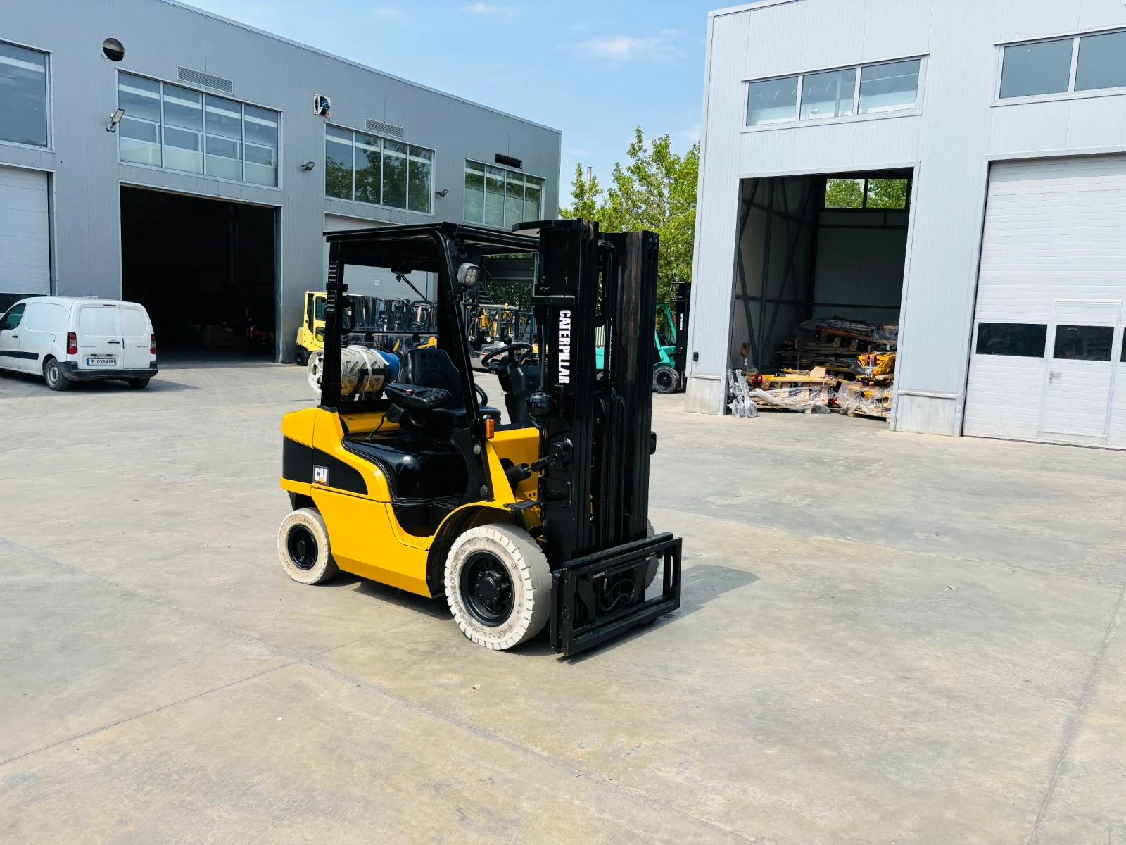  Cat  ,  | Mobile.bg   2