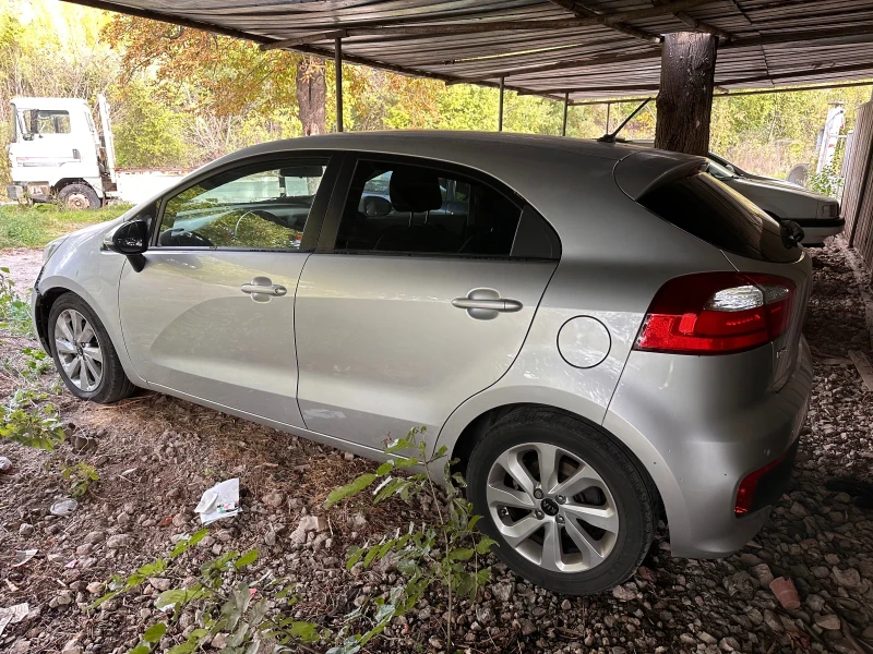 Kia Rio, снимка 13 - Автомобили и джипове - 47519446