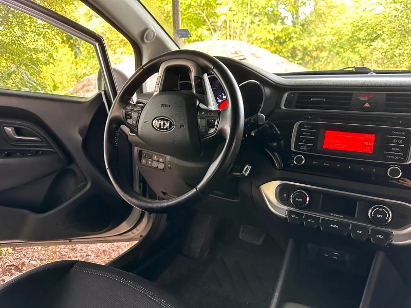 Kia Rio, снимка 8 - Автомобили и джипове - 47519446