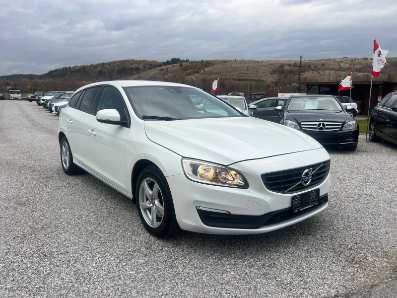 Volvo V60 2.0d AVTOMATIK, снимка 3 - Автомобили и джипове - 48066757