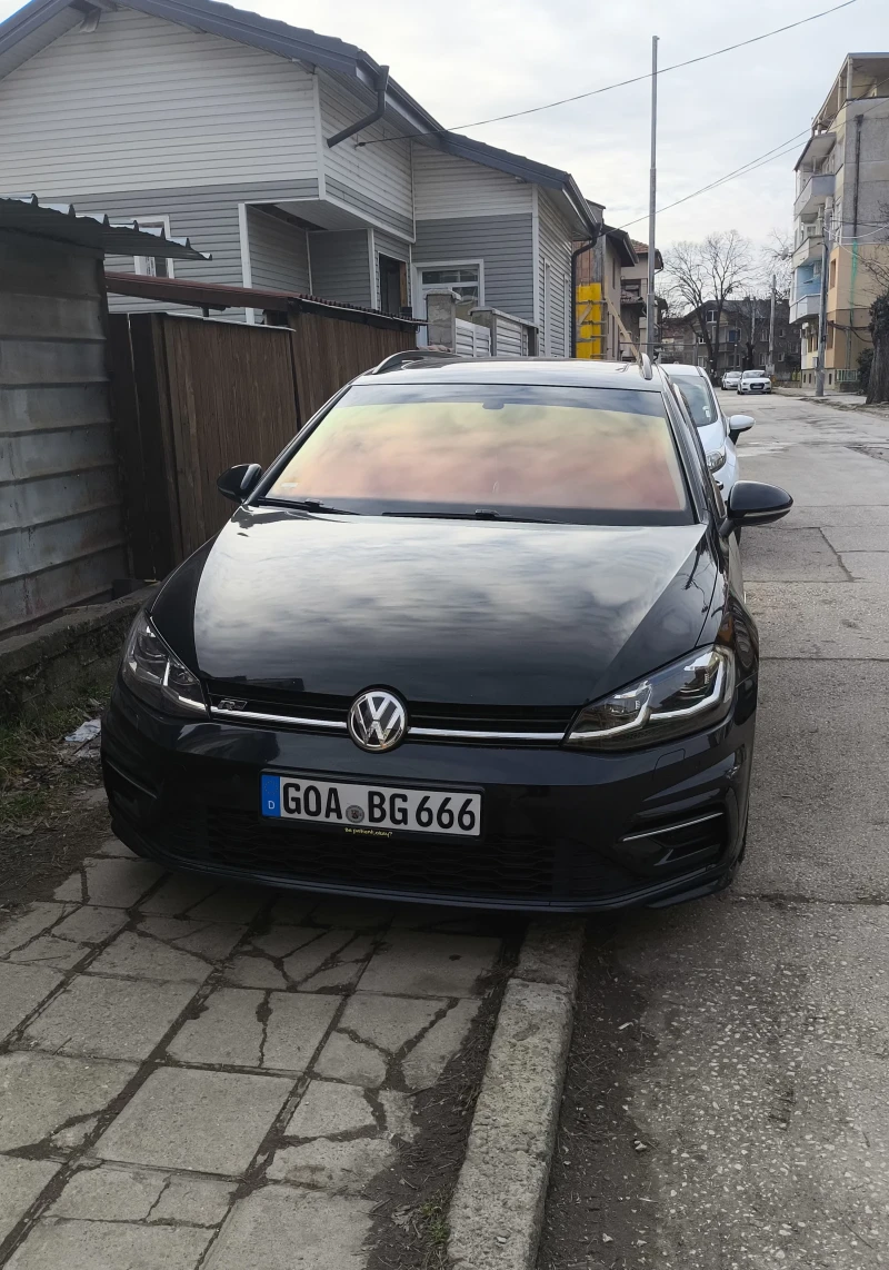 VW Golf 7.5 R-Line 150+ Keyless, снимка 9 - Автомобили и джипове - 48982639