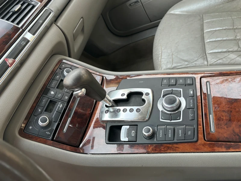 Audi A8, снимка 11 - Автомобили и джипове - 49120060