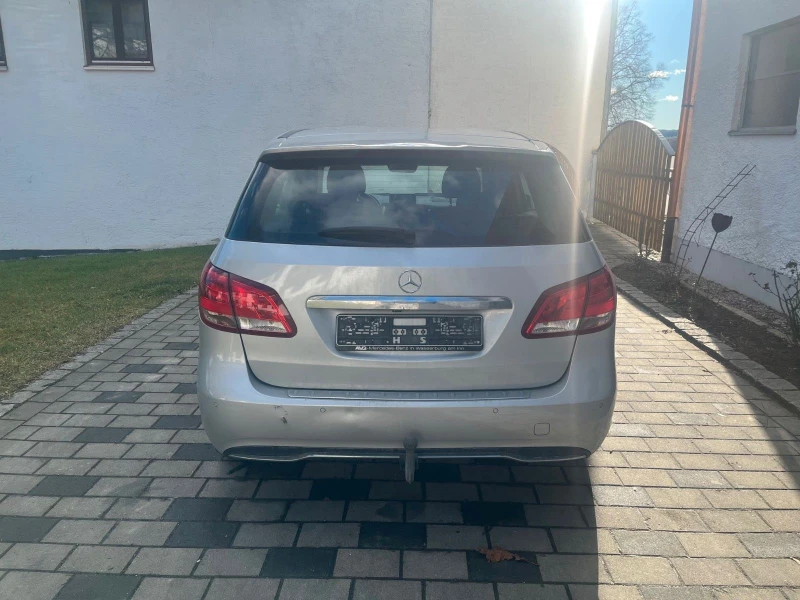 Mercedes-Benz B 180 1.6i Facelift, снимка 9 - Автомобили и джипове - 49178902