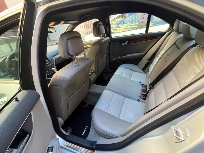 Mercedes-Benz C 320, снимка 7 - Автомобили и джипове - 52725871