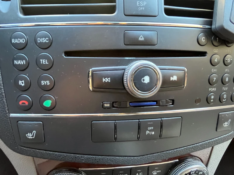 Mercedes-Benz C 320, снимка 12 - Автомобили и джипове - 52725871