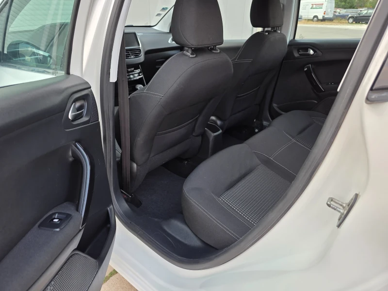 Peugeot 208 1.2 THP EVRO 6 , снимка 9 - Автомобили и джипове - 51318392