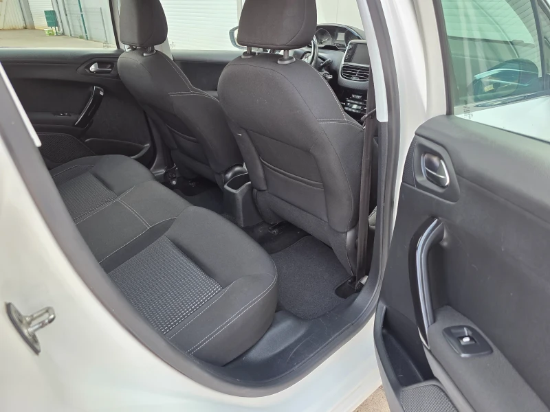 Peugeot 208 1.2 THP EVRO 6 , снимка 10 - Автомобили и джипове - 51318392