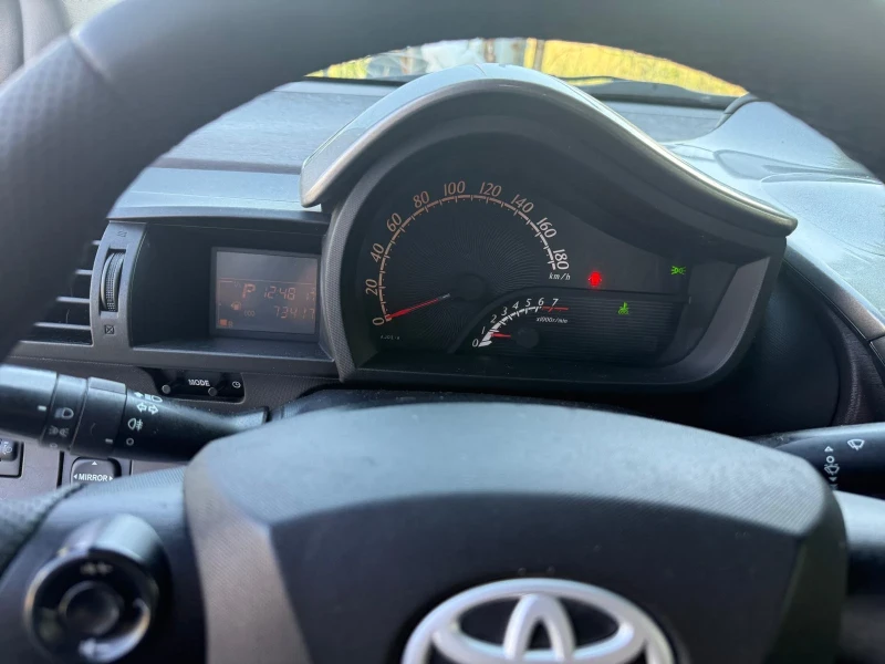 Toyota IQ VVTI Avtomat , снимка 8 - Автомобили и джипове - 52449916