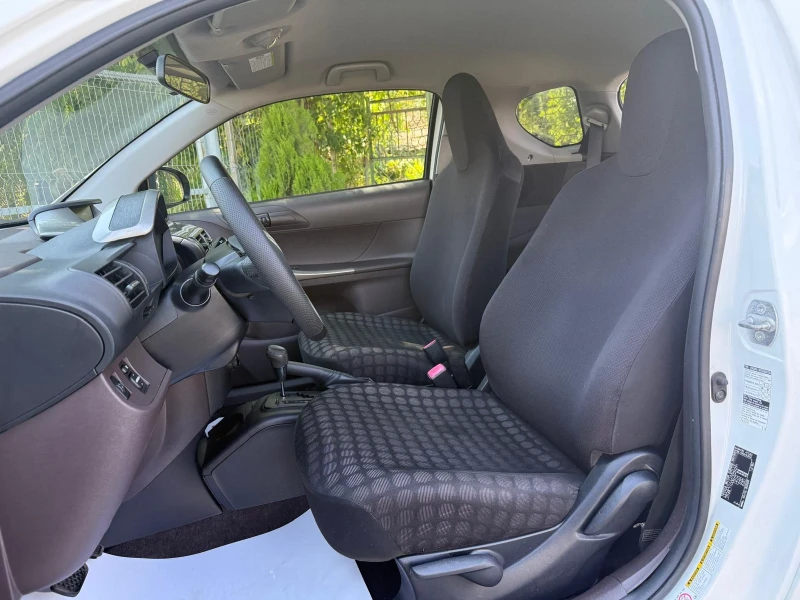 Toyota IQ VVTI Avtomat , снимка 11 - Автомобили и джипове - 52449916