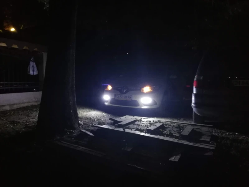 Renault Fluence, снимка 2 - Автомобили и джипове - 52308216