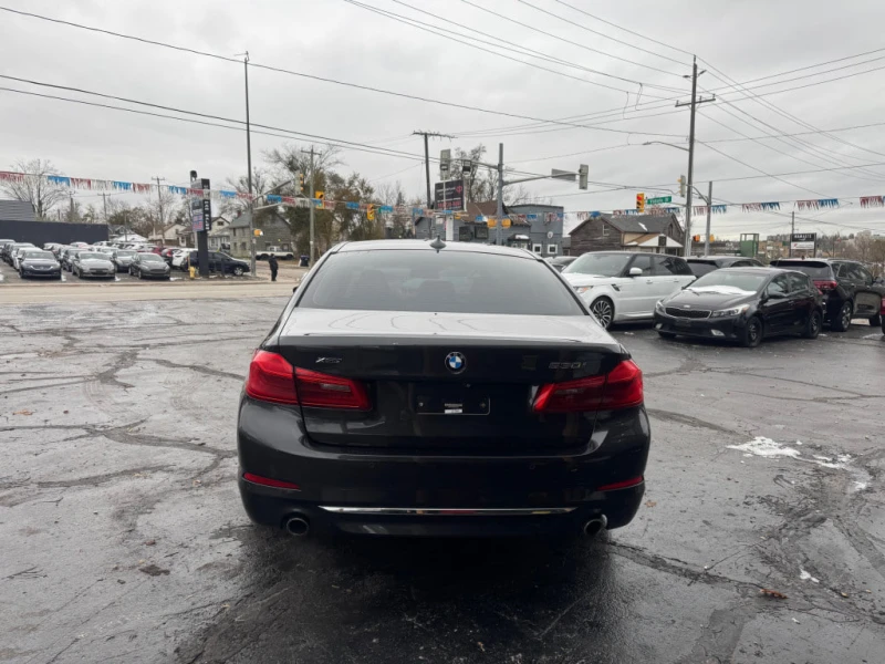 BMW 530 * АВТО КРЕДИТ* ЦЕНА ДО БГ * СЕРВИЗНА ИСТОРИЯ * , снимка 7 - Автомобили и джипове - 52467504