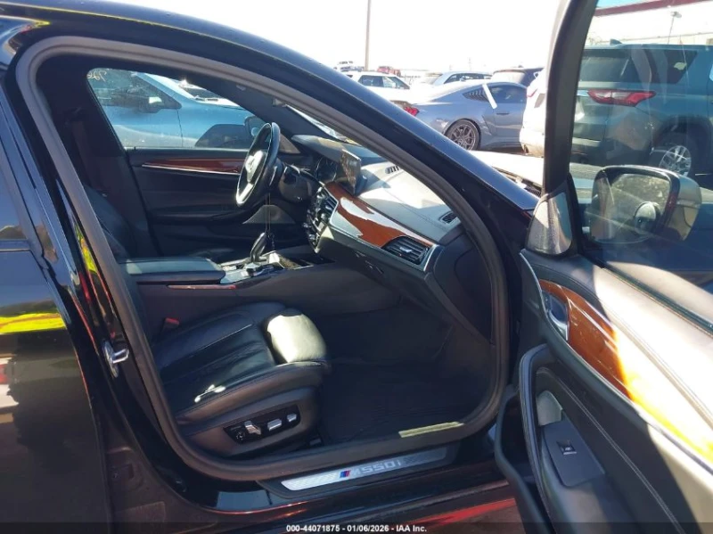 BMW 550 4.4L V-8 DI, DOHC, VVT, TURBO, 456HP All Wheel, снимка 10 - Автомобили и джипове - 53562200