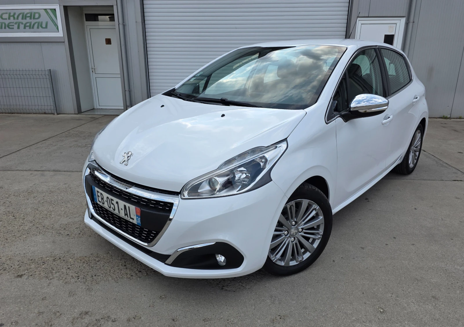 Peugeot 208 1.2 THP EVRO 6 , снимка 1