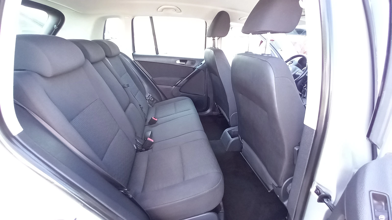 VW Tiguan ФЕЙС ИЗКЛЮЧИТЕЛЕН СЕРВИЗ КНИЖК ОБСЛУЖЕН УНИКАТ НОВ | Mobile.bg — изображение 16