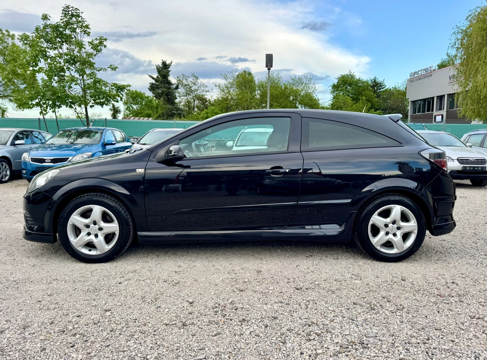 Opel Astra 1.6  Turbo GTC      ТОП СЪСТОЯНИЕ  - изображение 2