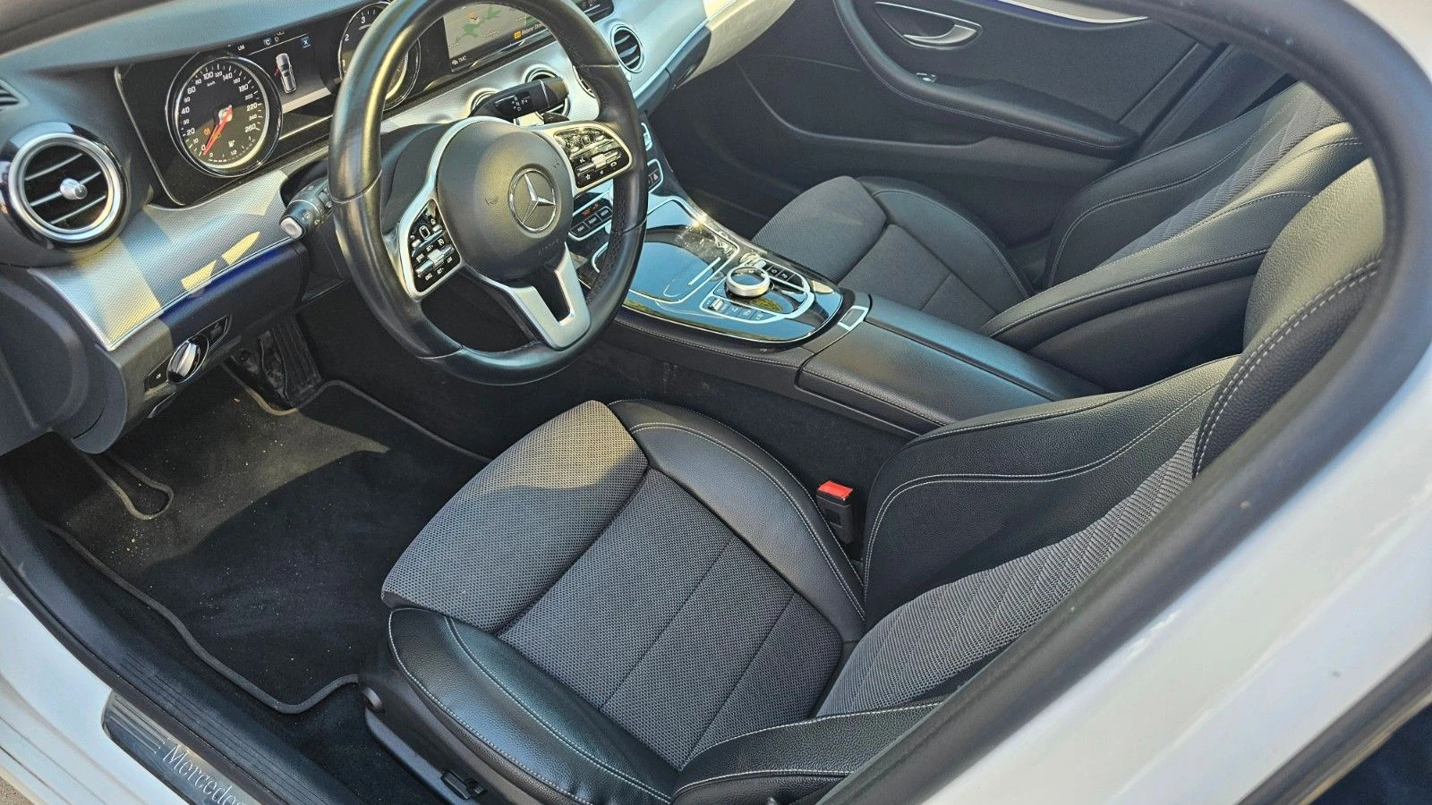 Mercedes-Benz E 220 194HP/NAVI/PANO/CAM/LED/ACC/KLESS/505v - изображение 7