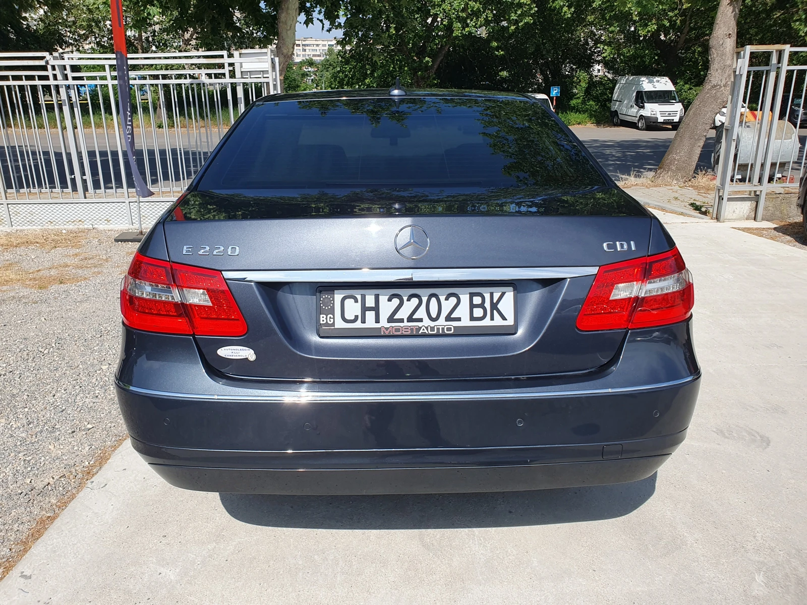 Mercedes-Benz E 220 2.2/170ks - изображение 6