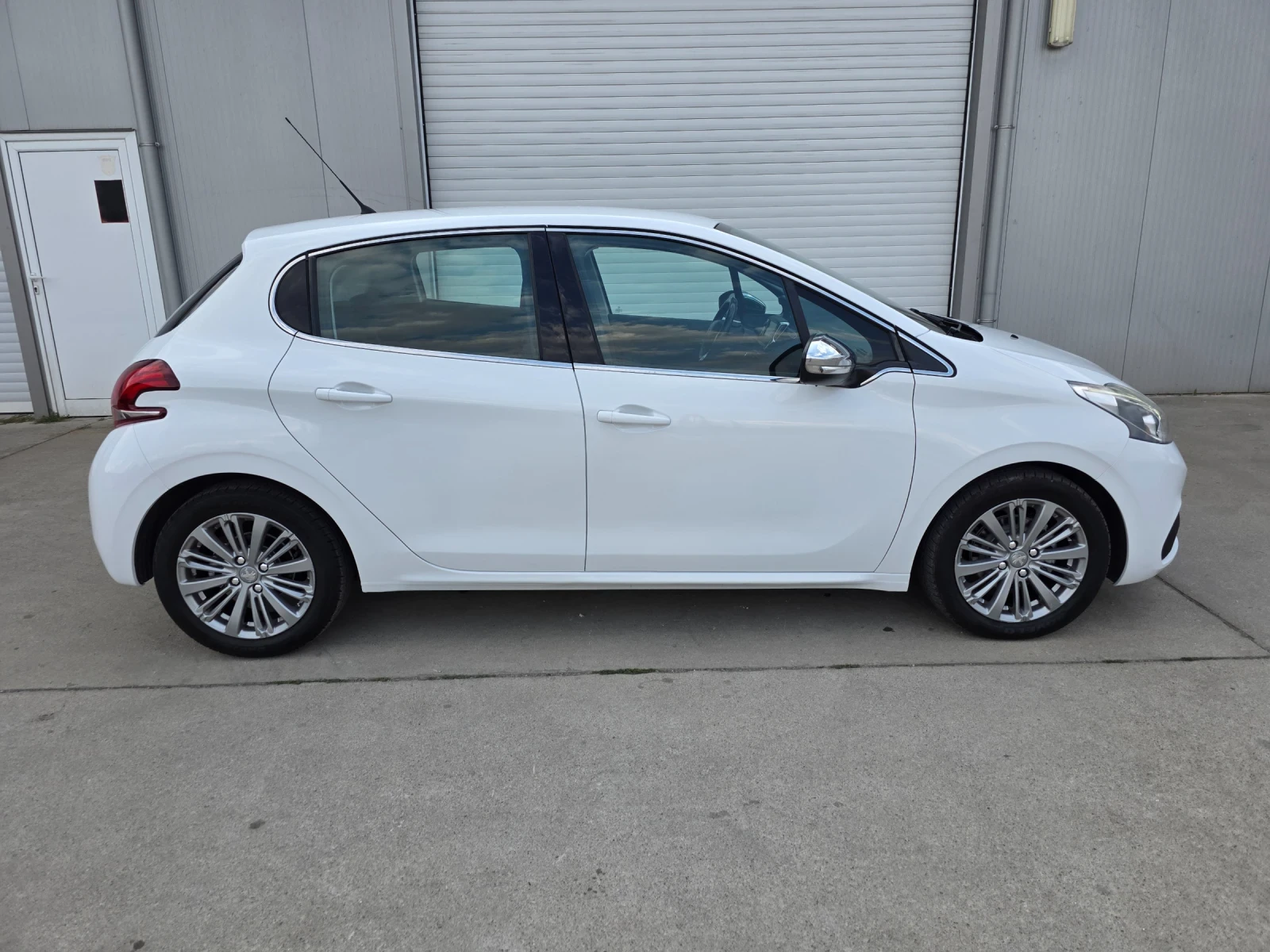 Peugeot 208 1.2 THP EVRO 6  - изображение 5